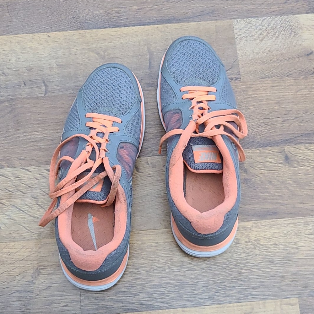 Sneakers - Picture 4 of 4